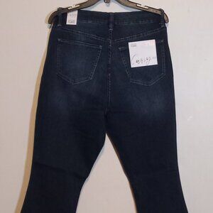 WOMEN'S CURVY JEANS